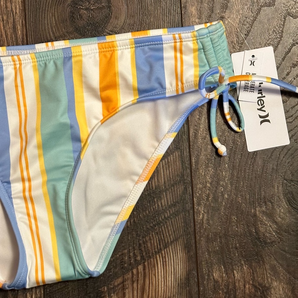 Hurley 2 piece bikini BNWT size medium - Picture 12 of 16